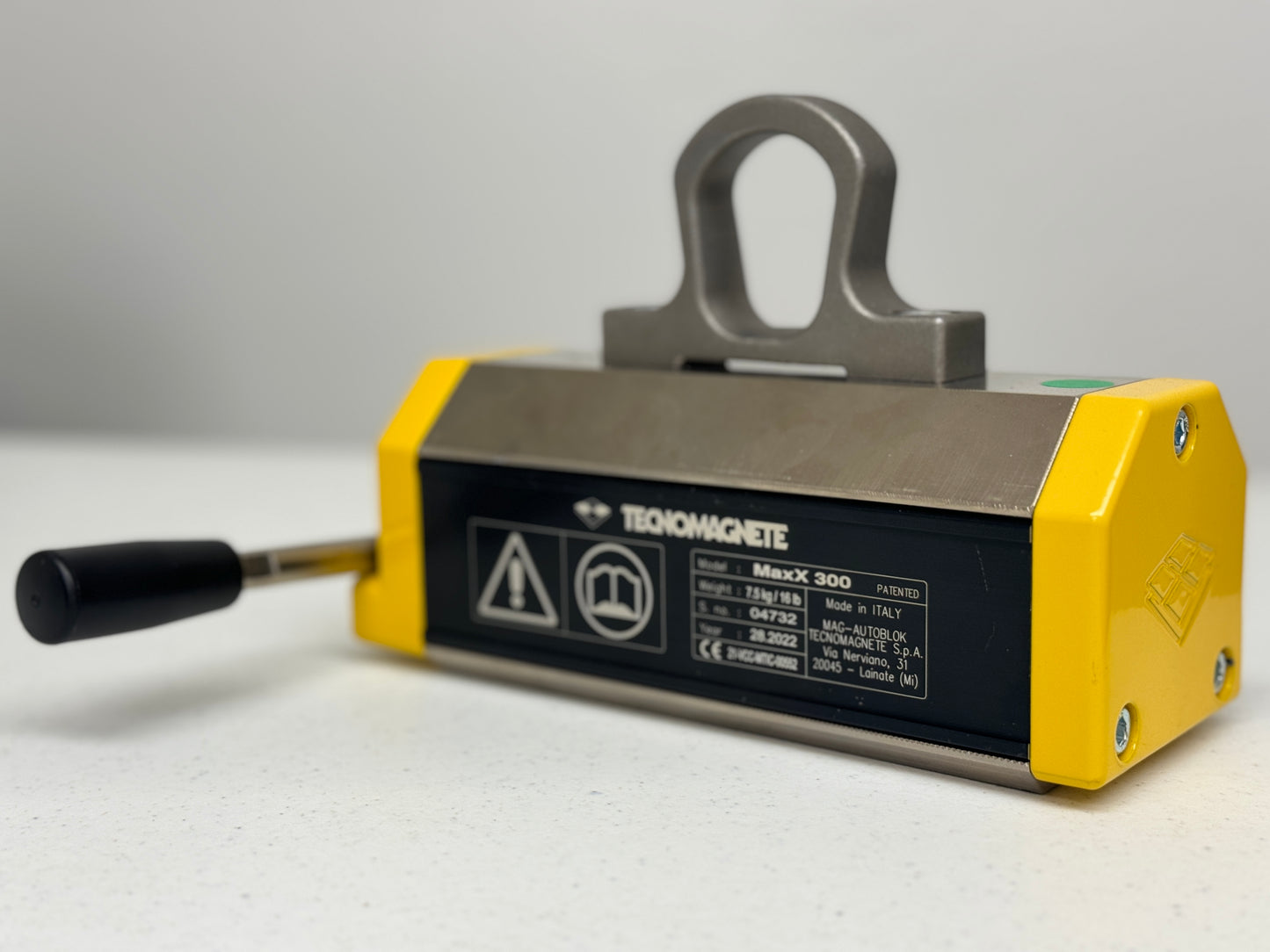 MaxX300 Hand controlled lifting magnet