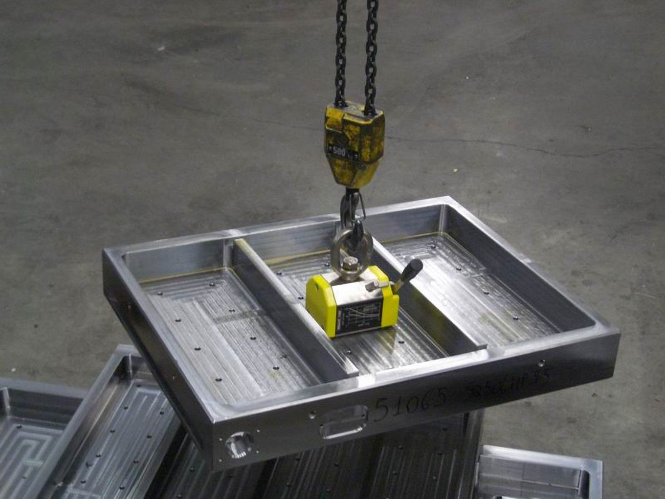 MaxX125 Hand controlled lifting magnet